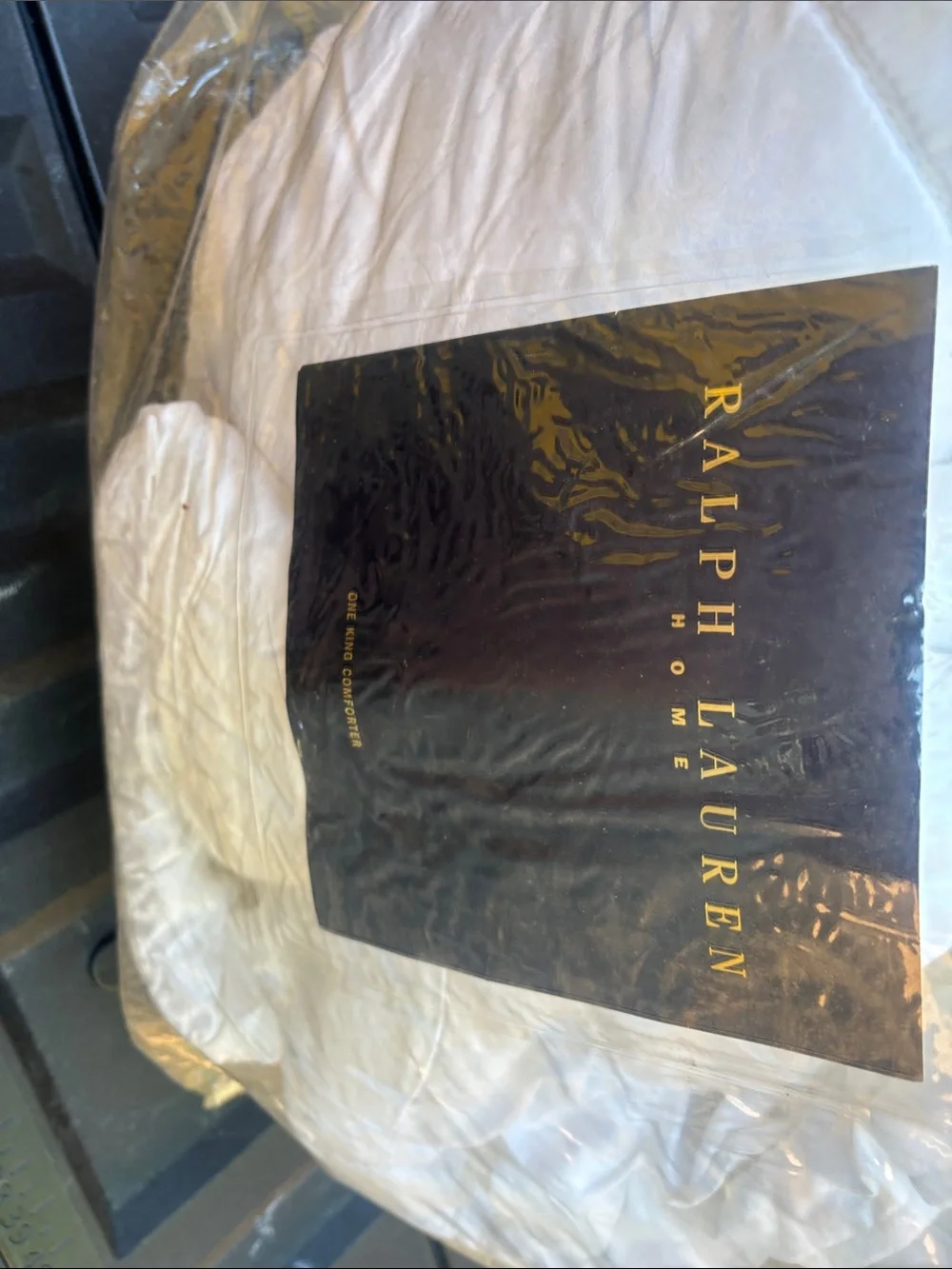 Ralph Lauren White Quilted Comforter King 100X92 Inches. Pakastain 100%Cotton.